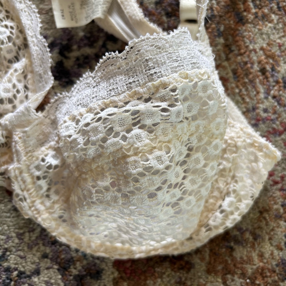 JOSIE Retro Lace Bra & Bikini Panty Set - Picture 7 of 11